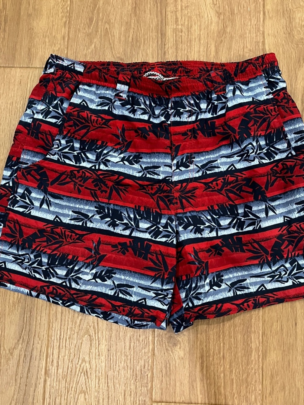 Men’s Columbia swim trunks size medium